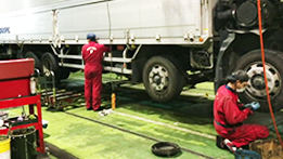 ナイター車検タンクトラック